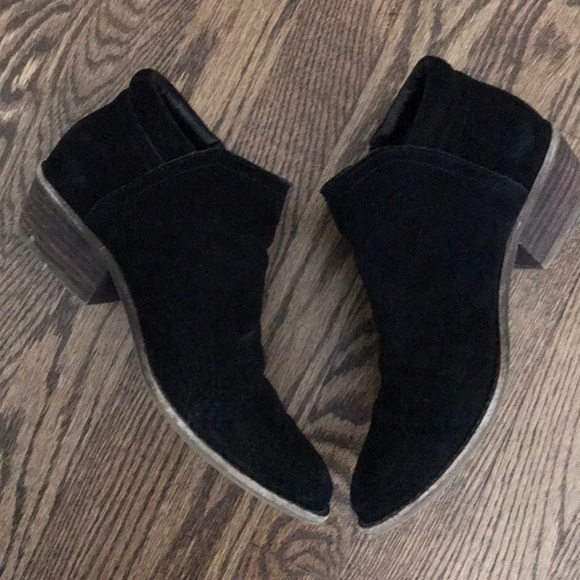 Steve Madden Black Suede Booties - Picture 3 of 4